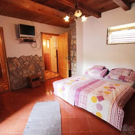 Pensionat Cserhat Felsőtold