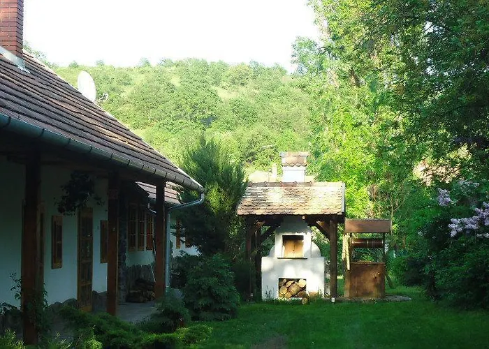 Guest house Cserhat 3*