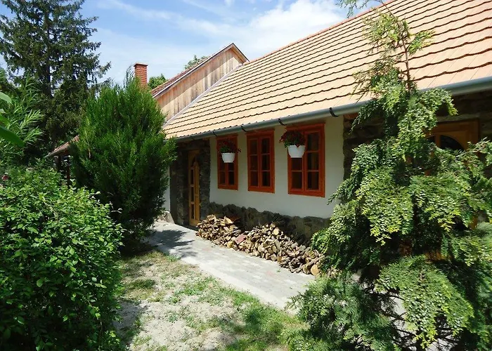 Guest house Cserhat 3*